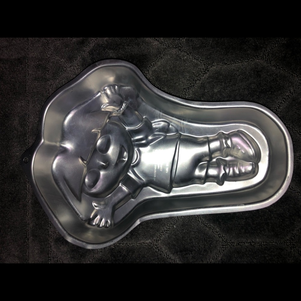 Dora cake pan